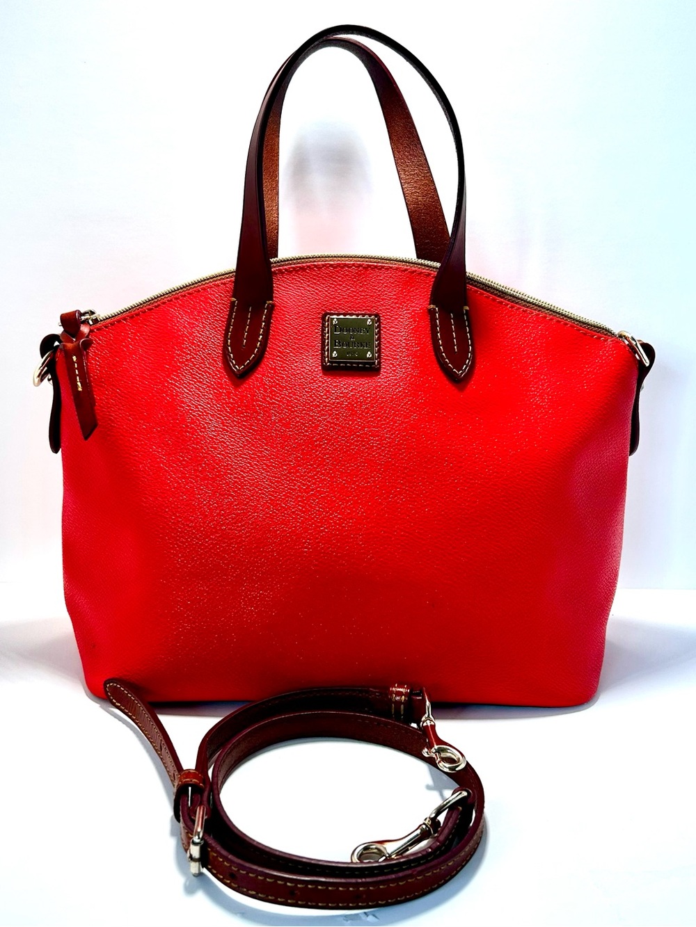 Dooney & Bourke Casual Leather Adjustable & Removable Crossbody ZipperPurse/Bag